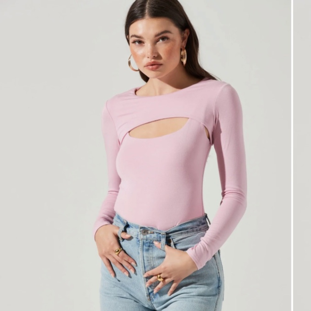 ASTR THE LABEL Long Sleeve Cutout Front Bodysuit Sz M